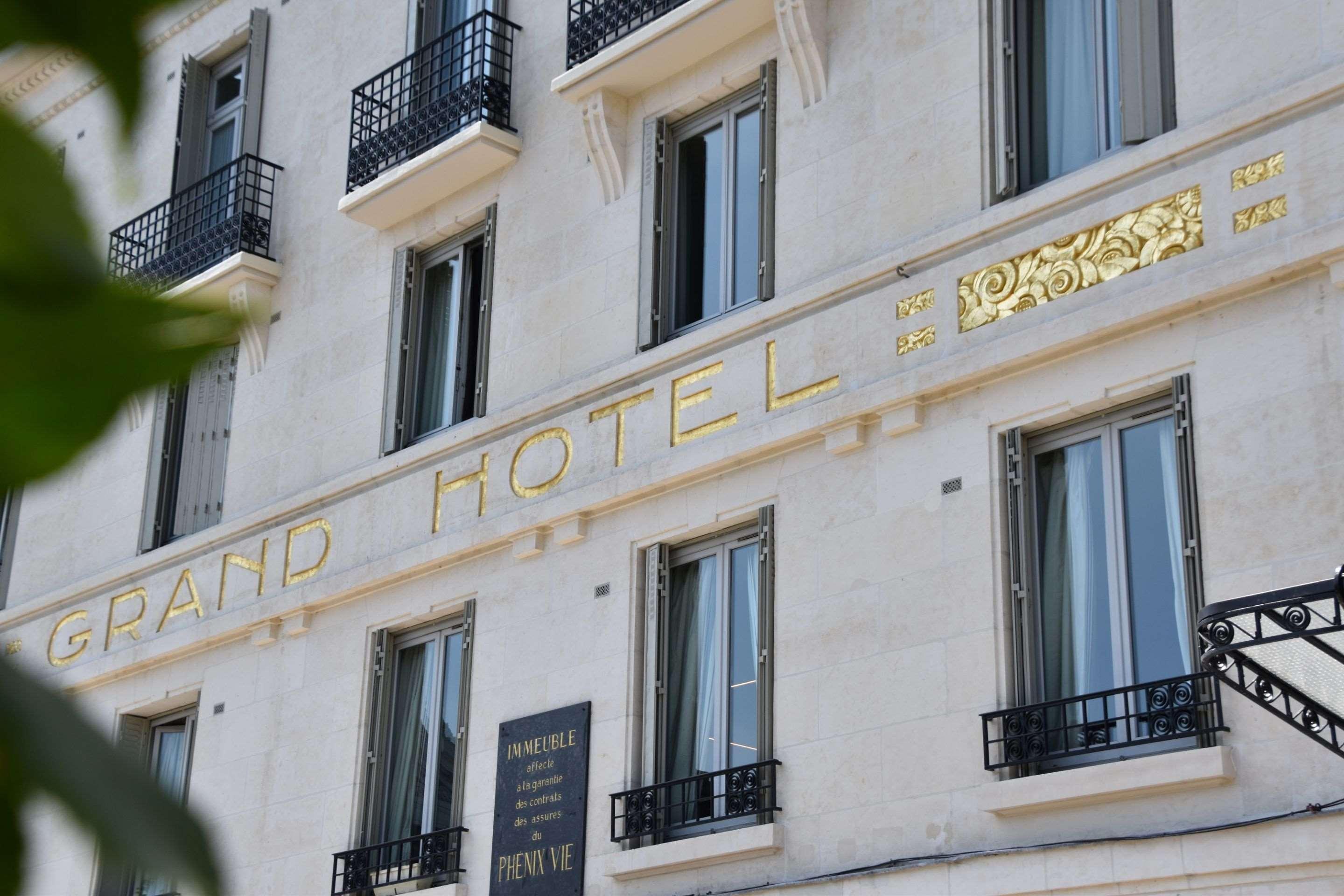 Le Grand Hotel Tours Exteriör bild